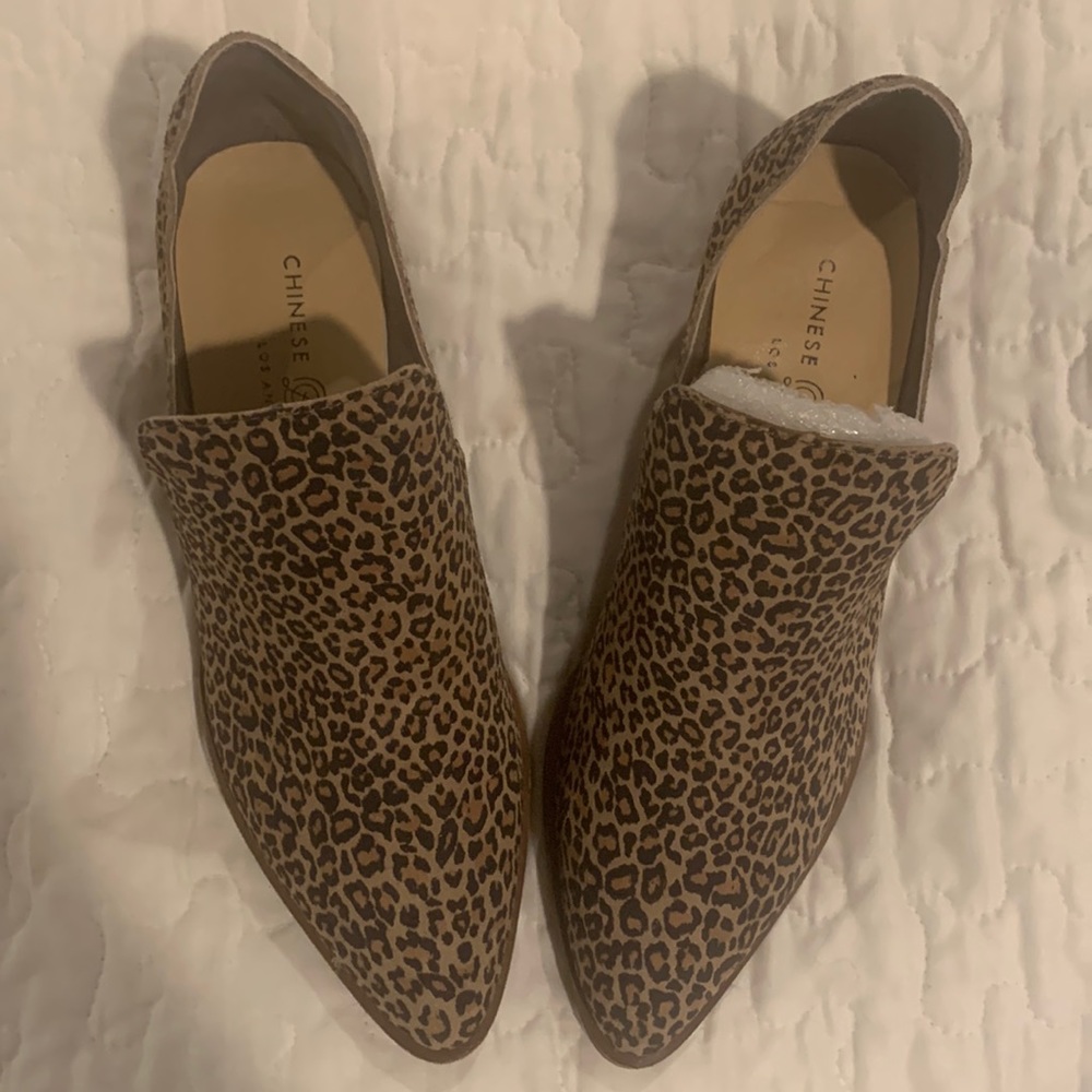 Brand new w/o tag Chinese Laundry ankle boots.